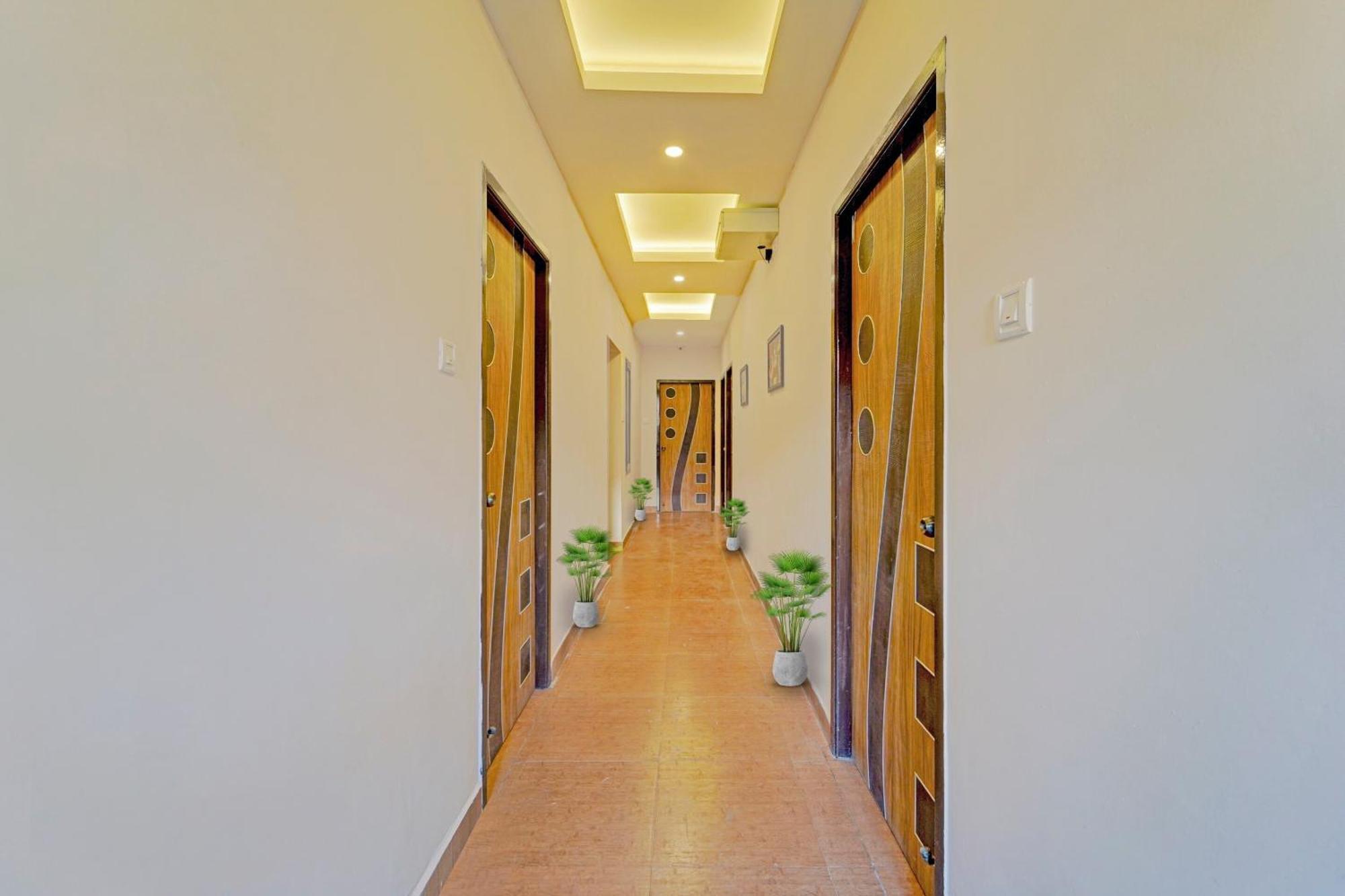 Super Townhouse G Silver Hotels Near Us Biometric Chennai Extérieur photo